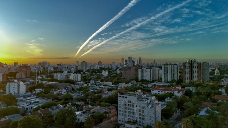 Vista urbana de Buenos Aires ao entardecer
